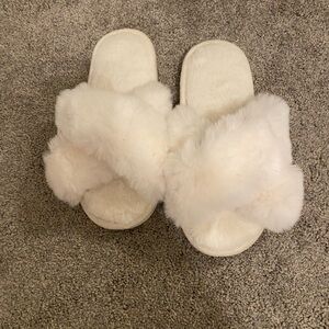 💜 Fuzzy Furry White Bridal Open Toed Slippers